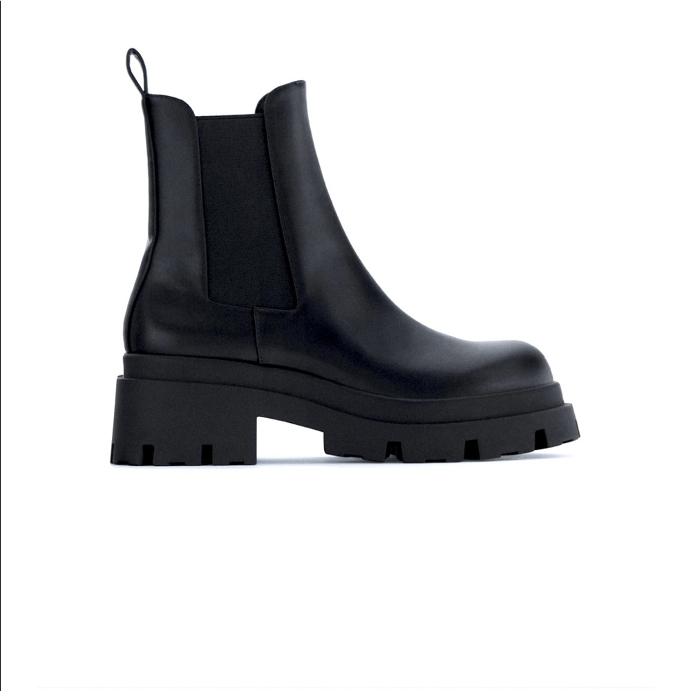 NEW Low heeled lug sole ankle boots